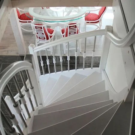 With 2 Bedrooms * Dranske